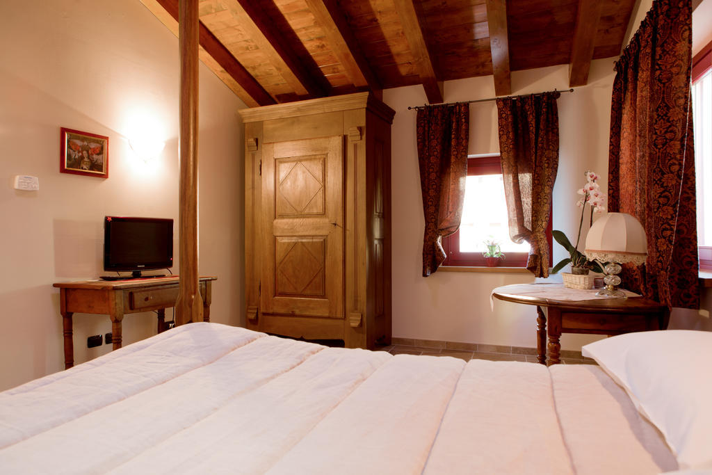 A' La Table Du Sommelier Chambres D Hotes & Restaurant Saint-Vincent Kamer foto