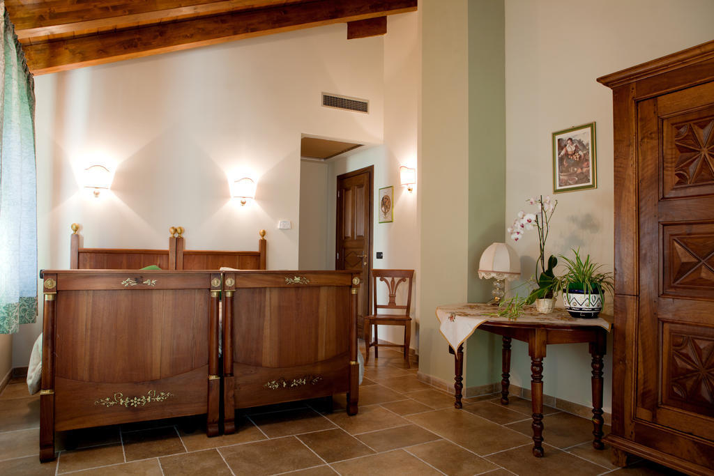 A' La Table Du Sommelier Chambres D Hotes & Restaurant Saint-Vincent Kamer foto