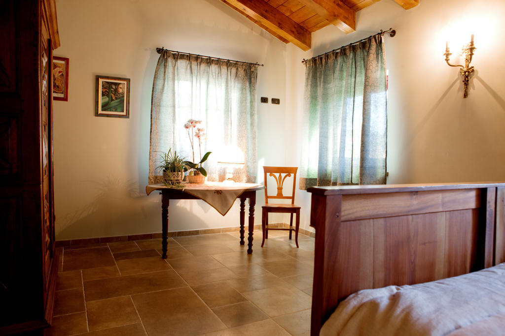 A' La Table Du Sommelier Chambres D Hotes & Restaurant Saint-Vincent Kamer foto