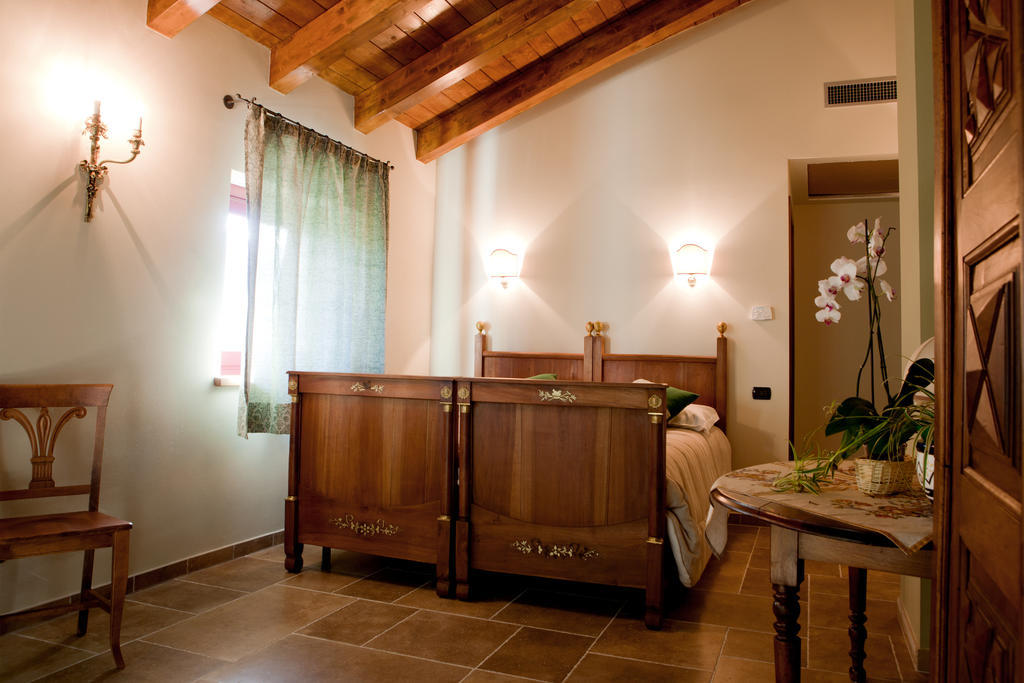 A' La Table Du Sommelier Chambres D Hotes & Restaurant Saint-Vincent Kamer foto