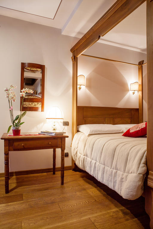 A' La Table Du Sommelier Chambres D Hotes & Restaurant Saint-Vincent Kamer foto